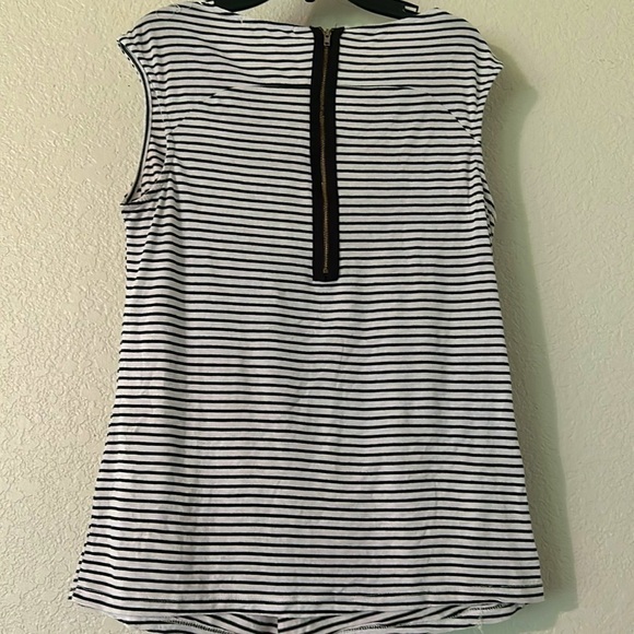 Anthro Pleione top - Picture 2 of 5